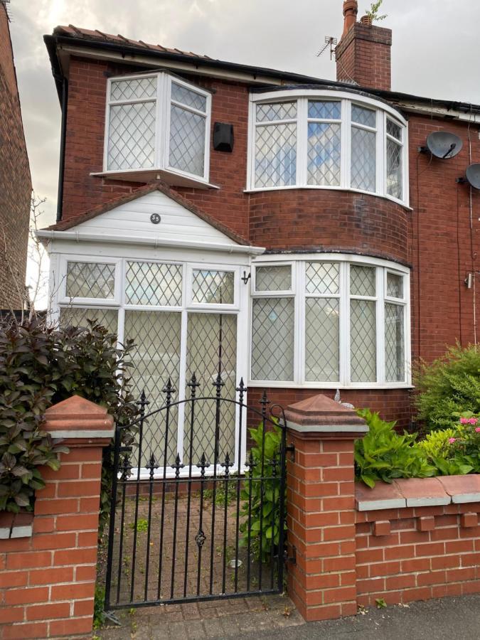 Grace Haven Villa Farnworth Exterior photo